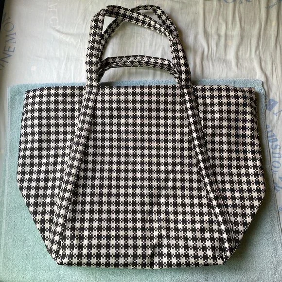 NWT Baggu Travel Cloud Bag, Black & White Pixel Gingham - Picture 2 of 6